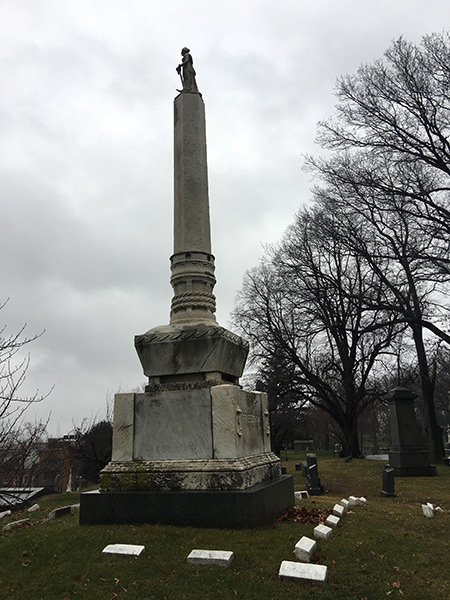 pilots monument green-wood